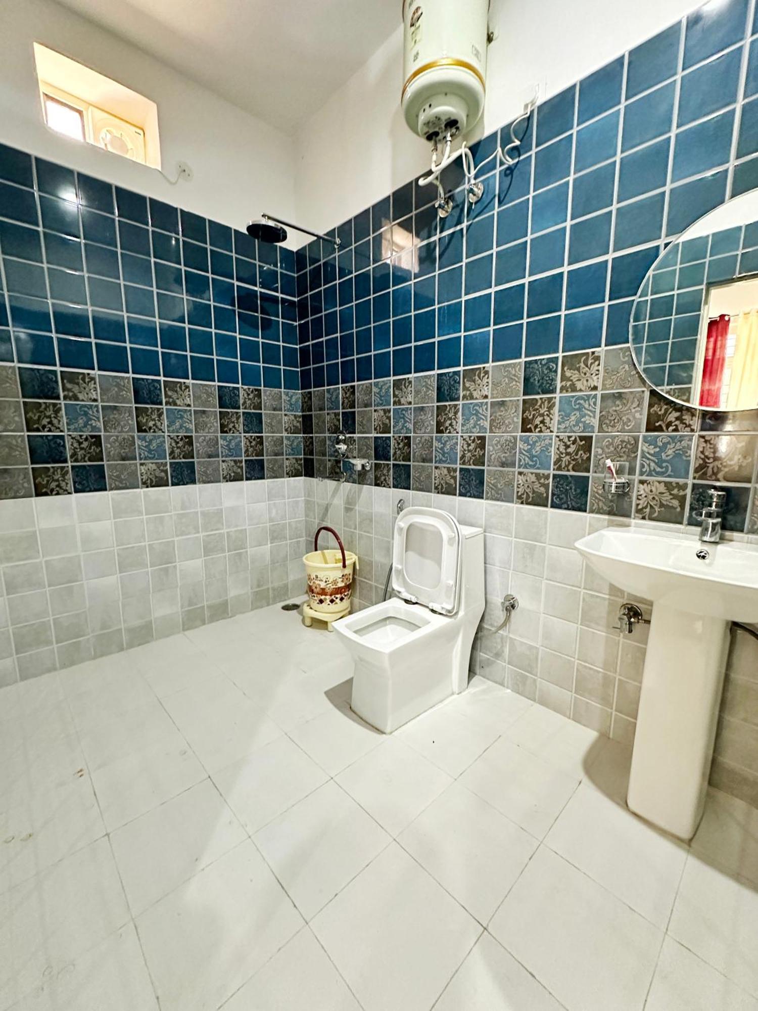 Baseraa Bir - 4Bhk Home Bagian luar foto