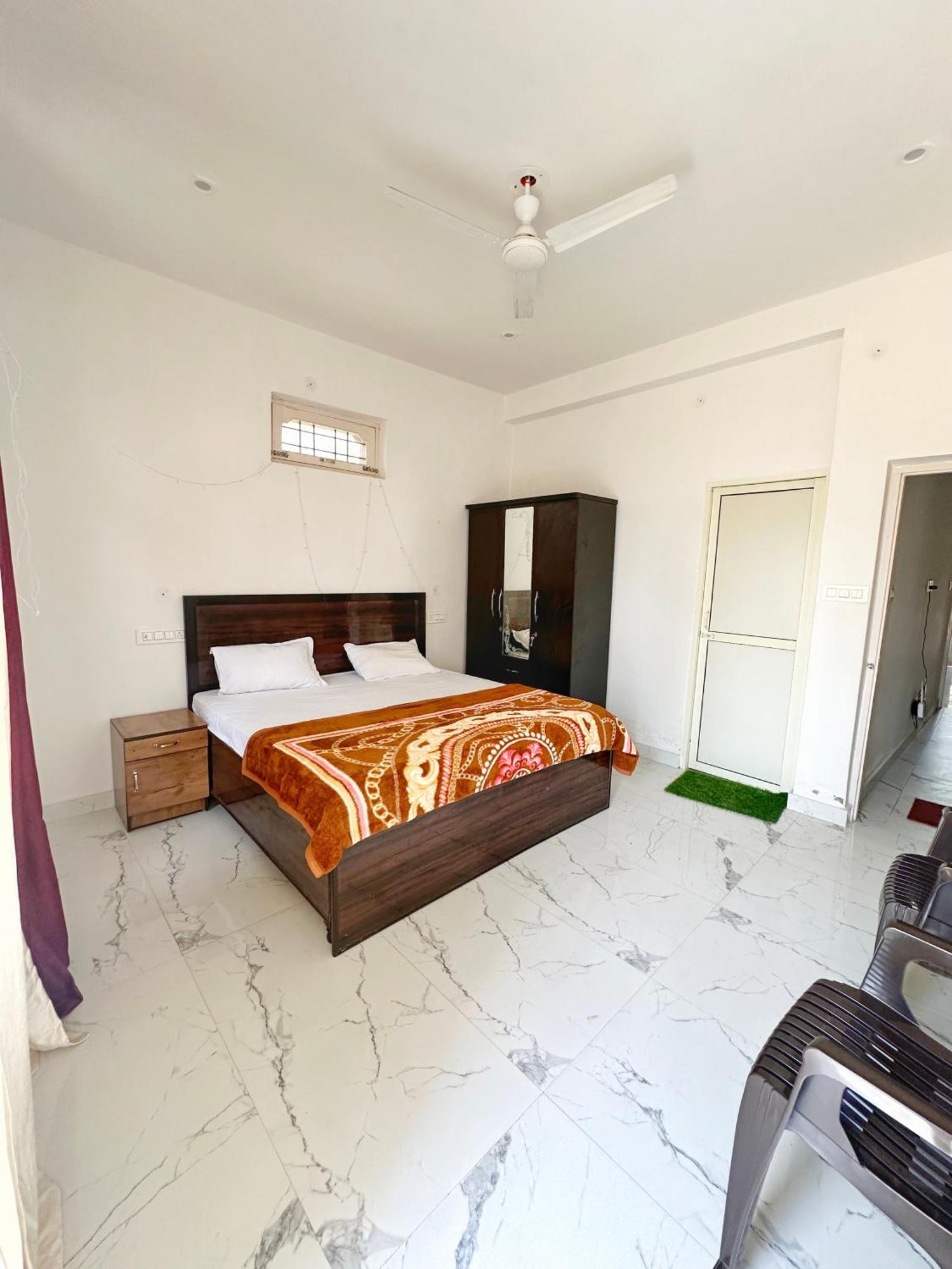 Baseraa Bir - 4Bhk Home Bagian luar foto